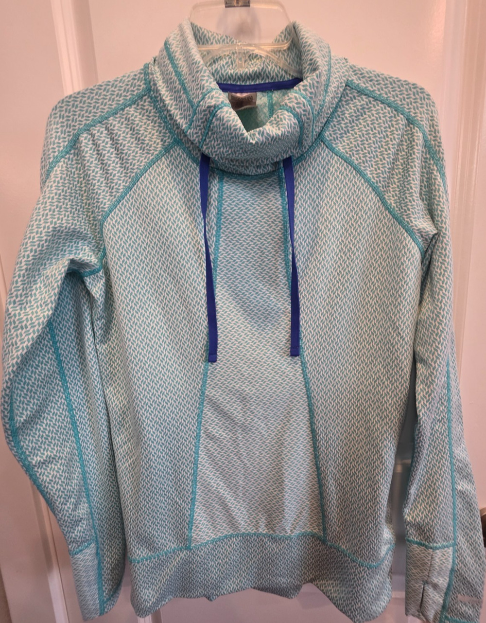 Avalanche Sweatshirt Women's M Aqua White Cowl Neck Pullover Thumbholes Athletic